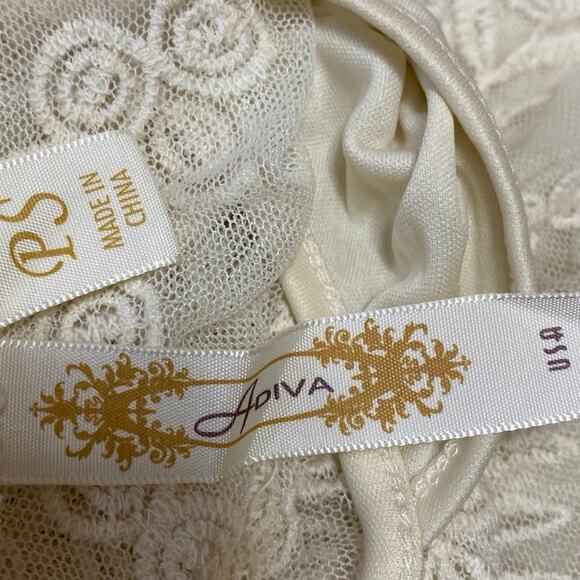 Adiva Women's White Floral Embroidered Lace Overlay Short Sleeve Bloue Top Sz S - Picture 3 of 4